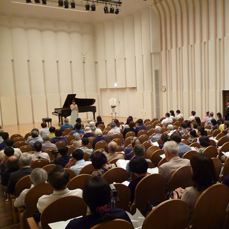 若手芸術家支援事業